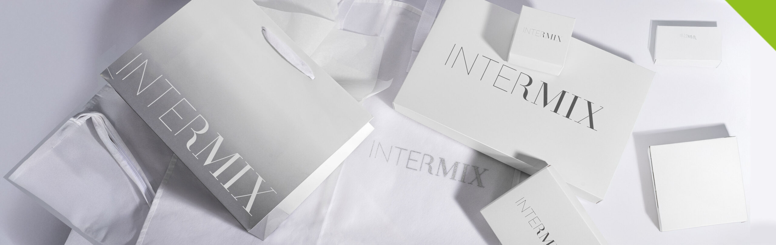 Read more about the article The Perfect Blend of Style and Function: Custom Packaging for Apparel That Doubles as Gift Wrap